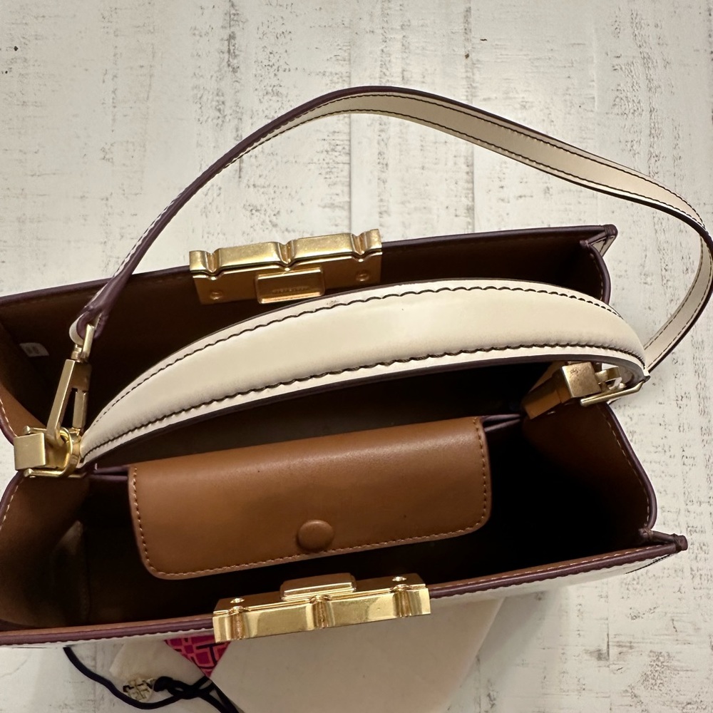 Tory Burch Eleanor , excellent condition, wore a few times.